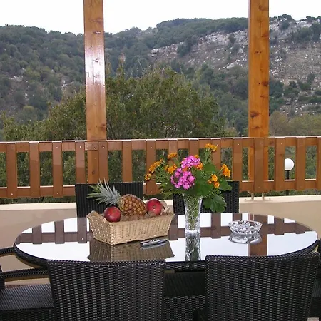 Stratos Villas Kaloniktis Pokoj fotografie